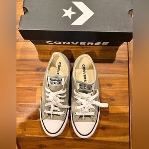 Converse Low Top Sneakers - Olive & White